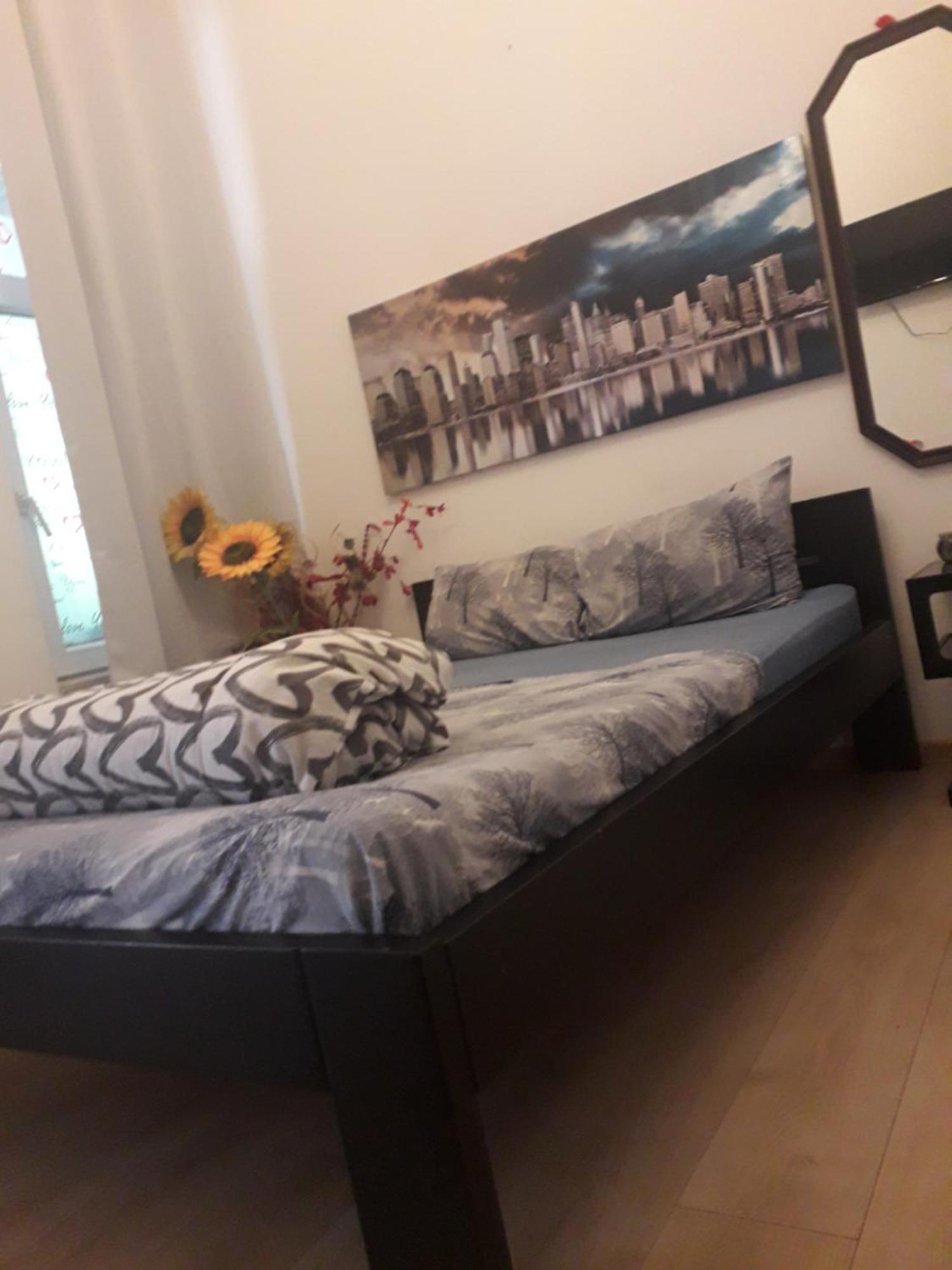 Studio Eva Sajmiste Luaran gambar